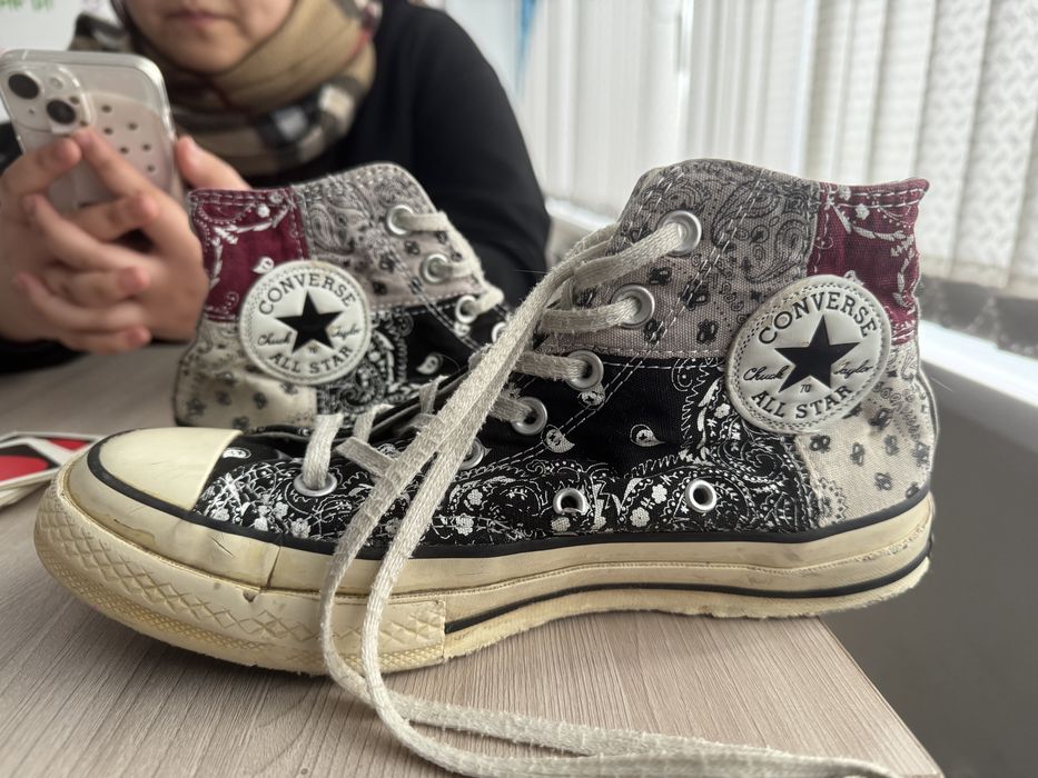 продаю конверсы 39