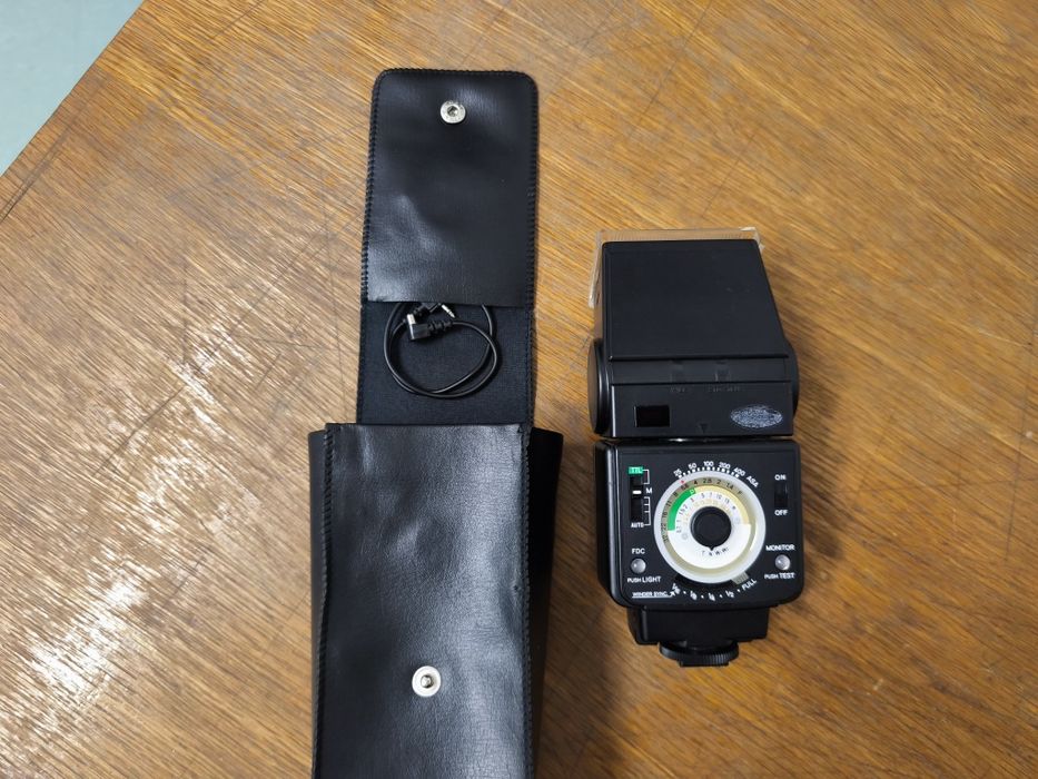 Bliț vintage Minolta Auto 360 PX