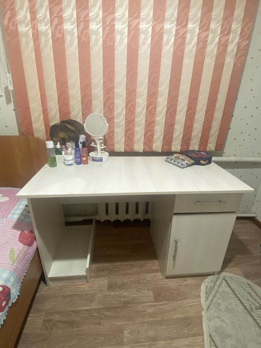 Продам шкаф160/210 с партой 120/75