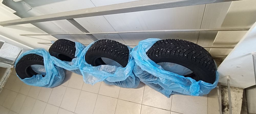 Продаю зимние шины