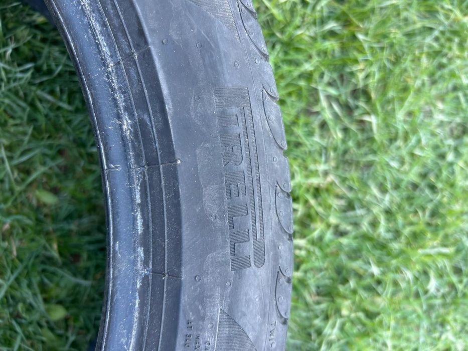 Vând anvelope 245/40 r 18