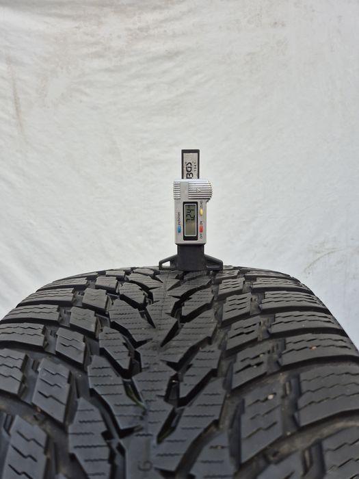 1бр 255 35 20 nokian зимна 23г