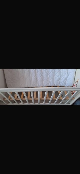 Детская кроватка с матрасом