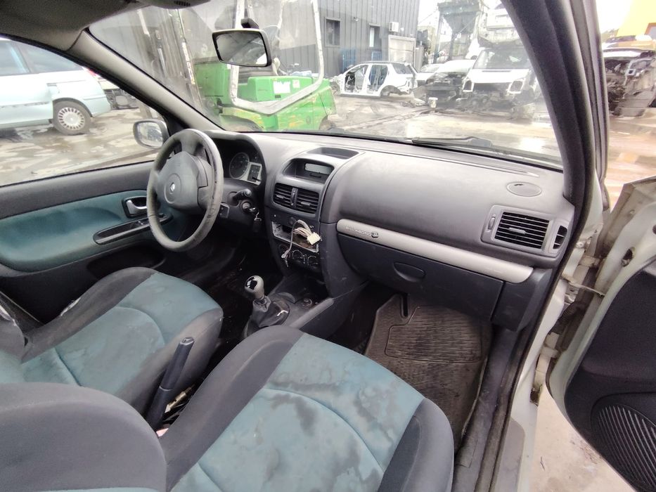 Bara fata Renault Clio 2003 1.1 MT (60 hp)