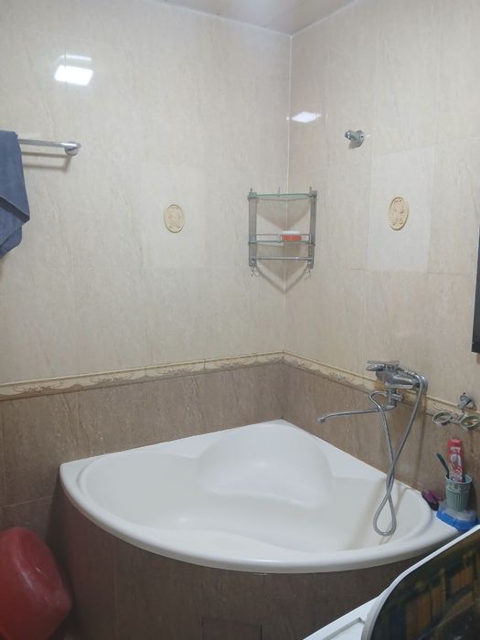 3 xonali kvartiraga srochna sheriklikka qizlar olinadi 900 ming sumdan