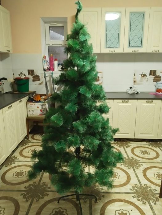 Продам искусственную ель