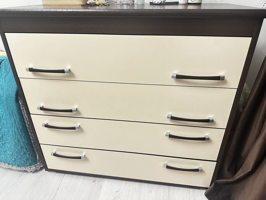 Продается спальный гарнитур