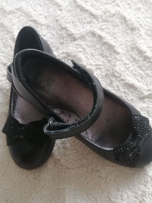 Продам туфли для девочки