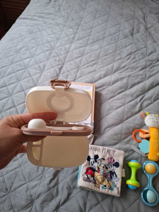 Столче за хранене и други неща за новородено