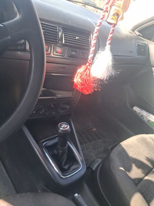 Vand golf 4 , an 2002 pret usor negociabil