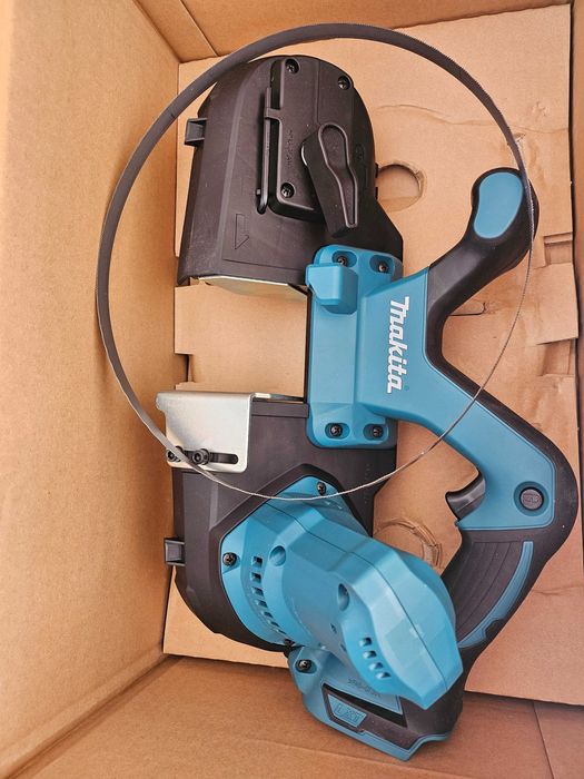 Fierastrau Makita DPB181Z cu banda, fara acumulatori sigilat