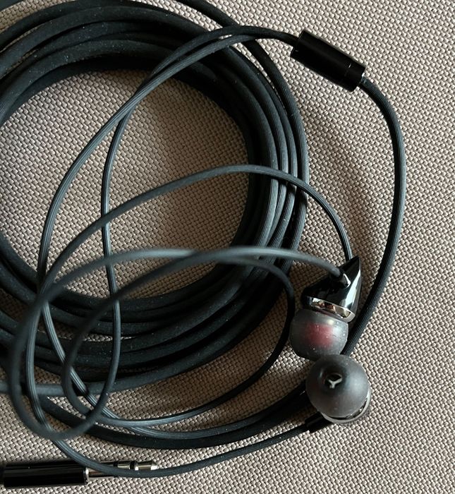 casti in ear cu cablu jack 2 m
