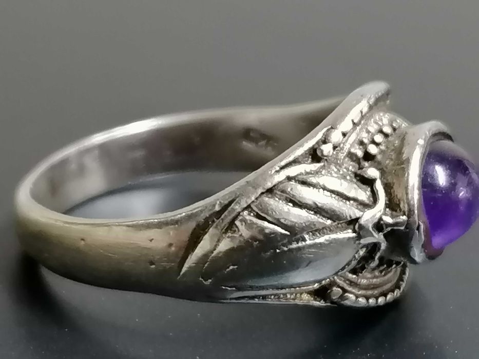 Сребърен пръстен с аметист