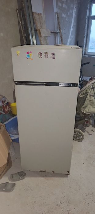 Eski rossiyski holodilnik sotiladi