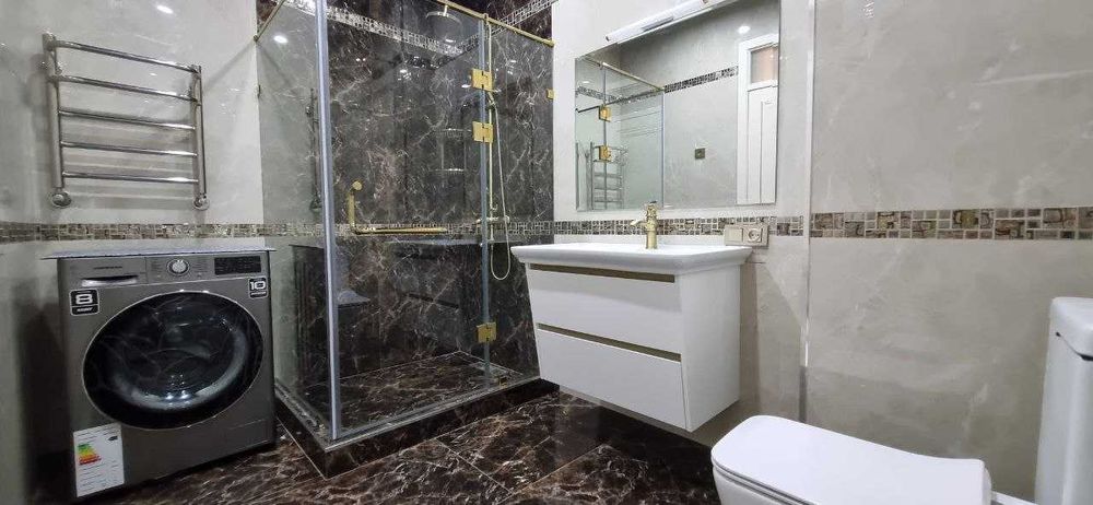 ЦЕНТР, Голден Хауз, 184 кв.м. , 2 уровня, обстановка. Недорого