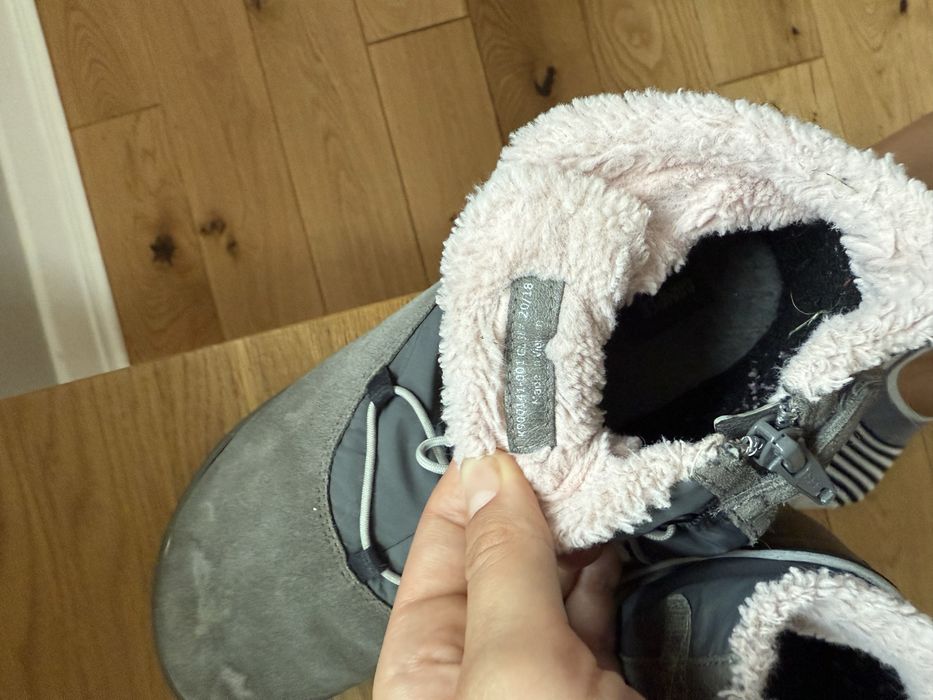 Обувки Camper.