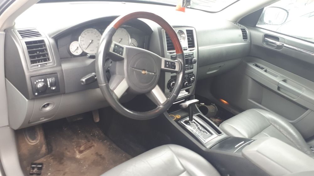 Крайслер 300с на части