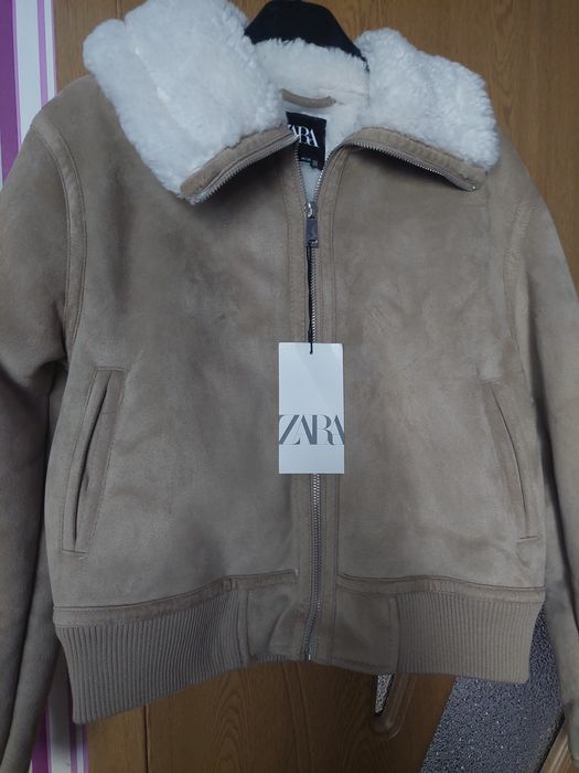 Дамско велурено яке ZARA