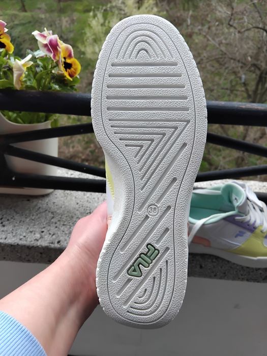 Оргинални дамски маратонки Fila