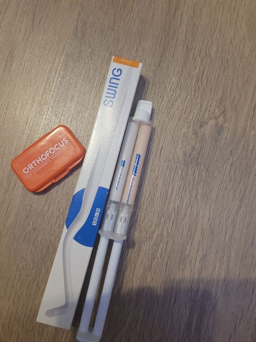 Periuta Solo Swing NOUA, ceara dentara si silicon