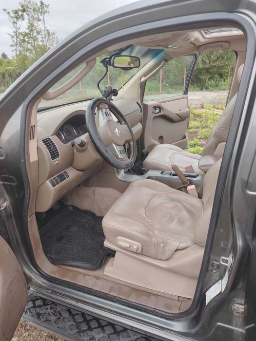 Vând  Nissan Pathfinder