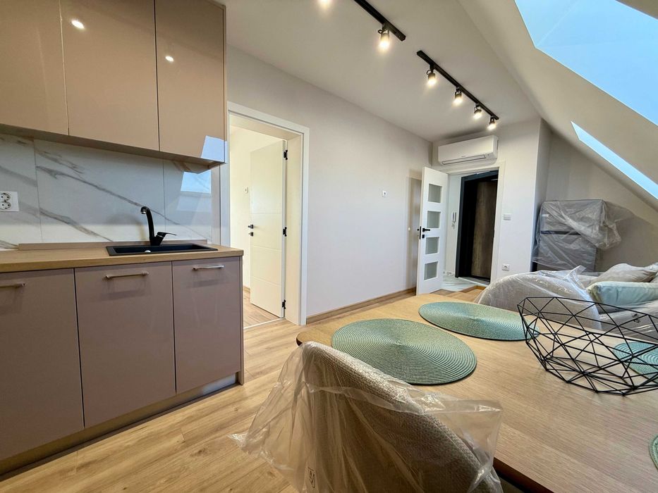 Ексклузивно! Тристаен обзаведен апартамент - НОВА СГРАДА с АКТ 16