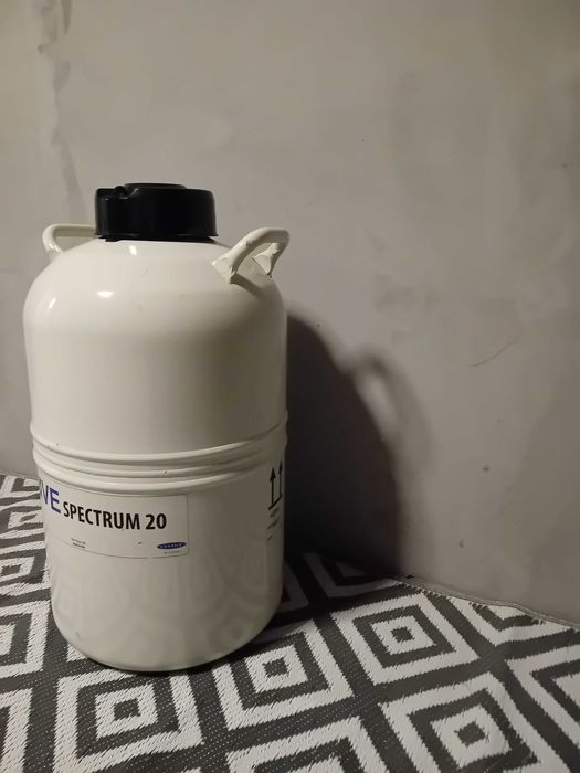 Container material seminal congelat