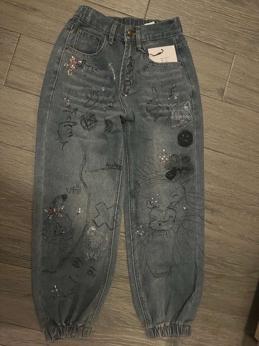 Дънки с декорации  BB