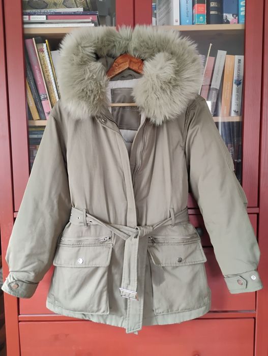 Зимно яке с колан и пухкава яка във войнишко зелено,размер 34