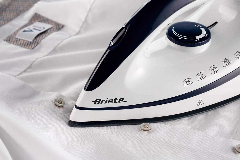 Ютия парна ютия Ariete  Steam Power Easy Instant 2400 W  капацитет 1,8 л