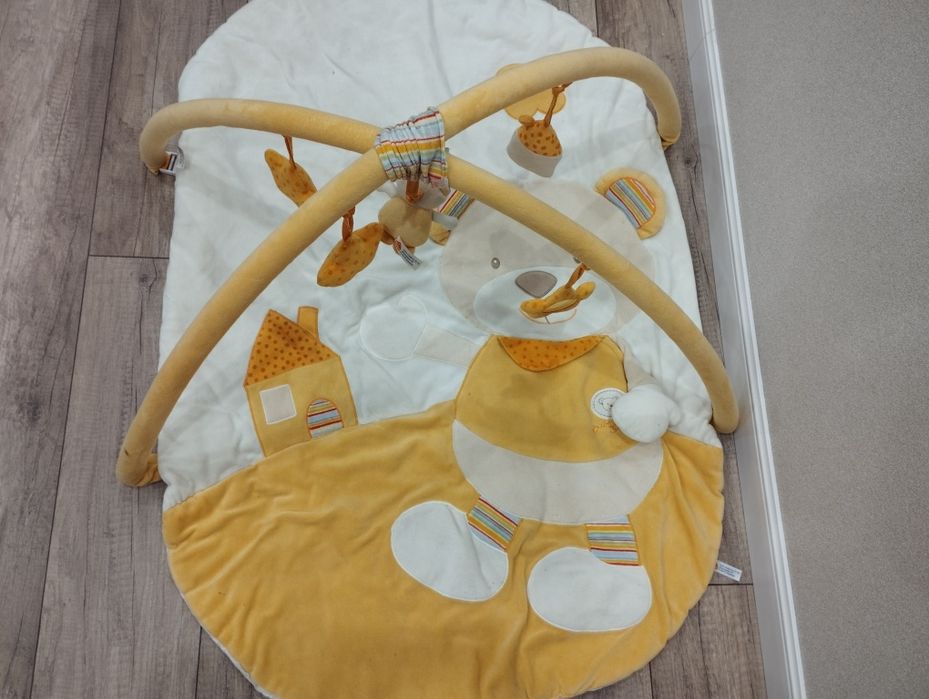 Детский коврик в отличном состоянии