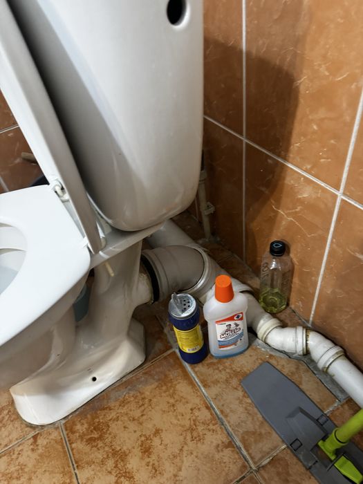 Унитаз в хорошем сост