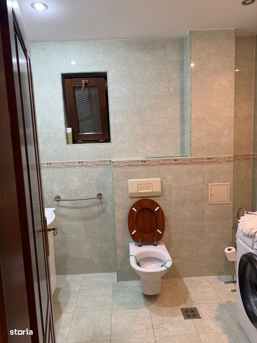 Proprietar vand locuință si teren