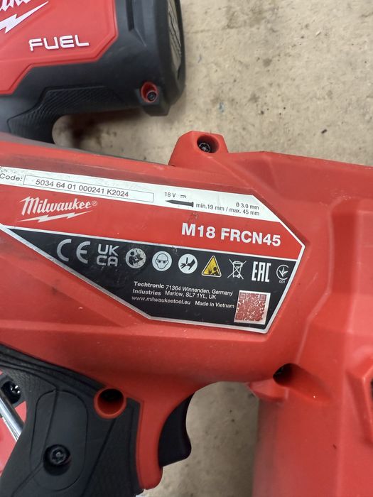 Pistol de batut cuie milwaukee m18