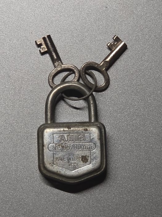 Винтидж катинар ABUS No. 105 / 30mm (с 2 ключа)