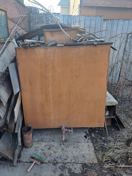 Железная ёмкость