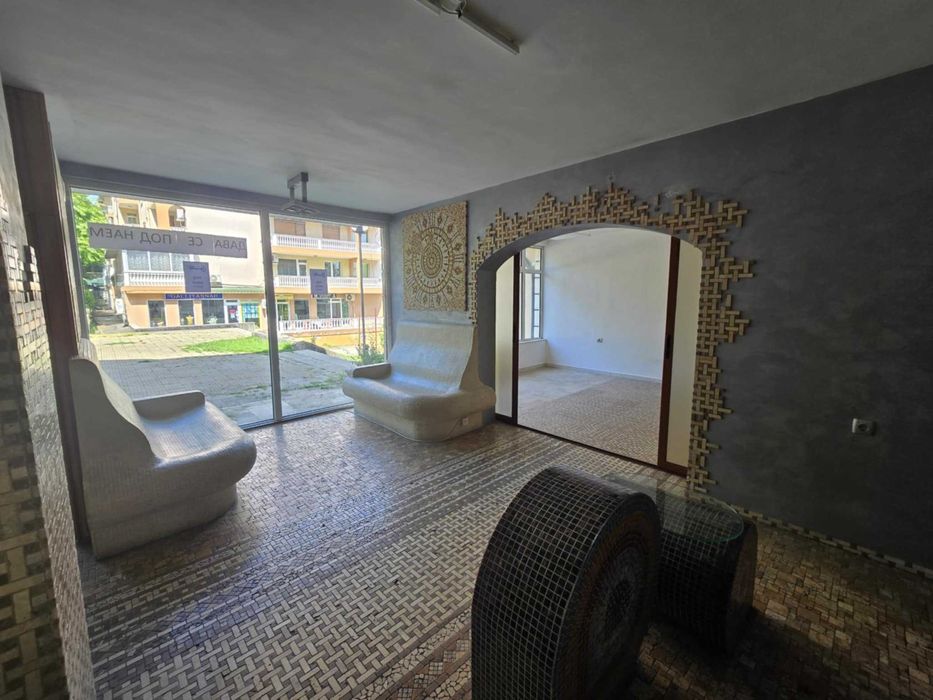 Дава се под наем Магазин в Велико Търново, Център - 70 кв.м за 408 € - Снимка #1