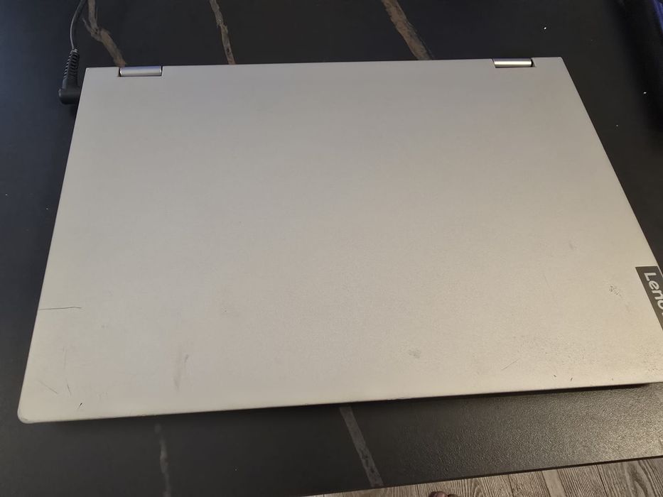 Lenovo 
Hdd 120 gb
Touch screen