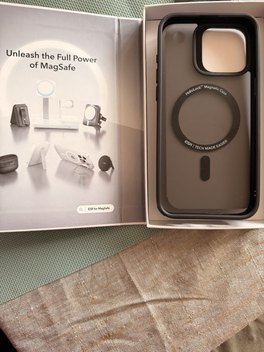 Esr 16 pro max magsafe