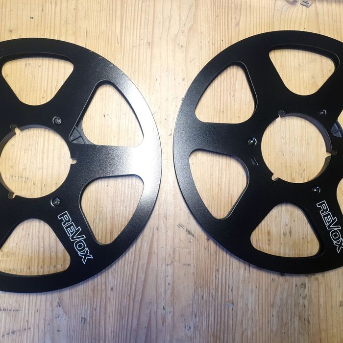 26,5см 10,5" Revox Ревокс Метални ролки за магнетофон.
С лента и кутия