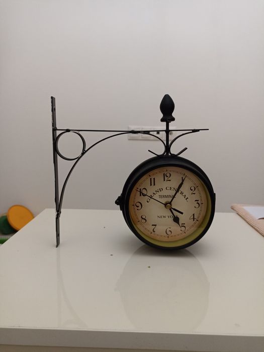 Часы английские навесное