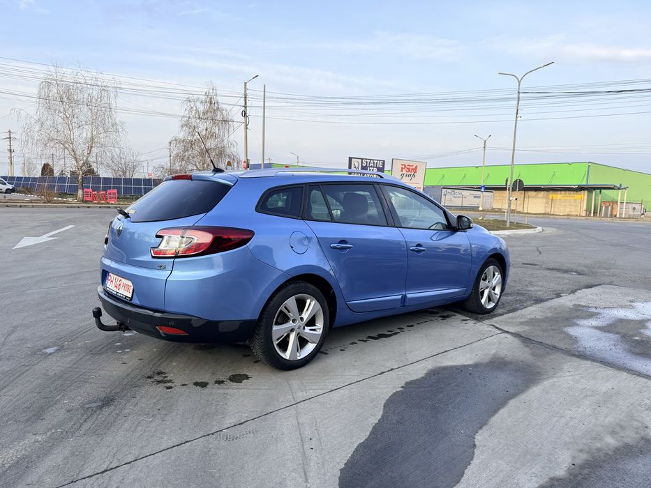 Renault Megane 3 Bose 1.5 dci,Bi Xenon,Line Assist,Panoramic, Istoric!