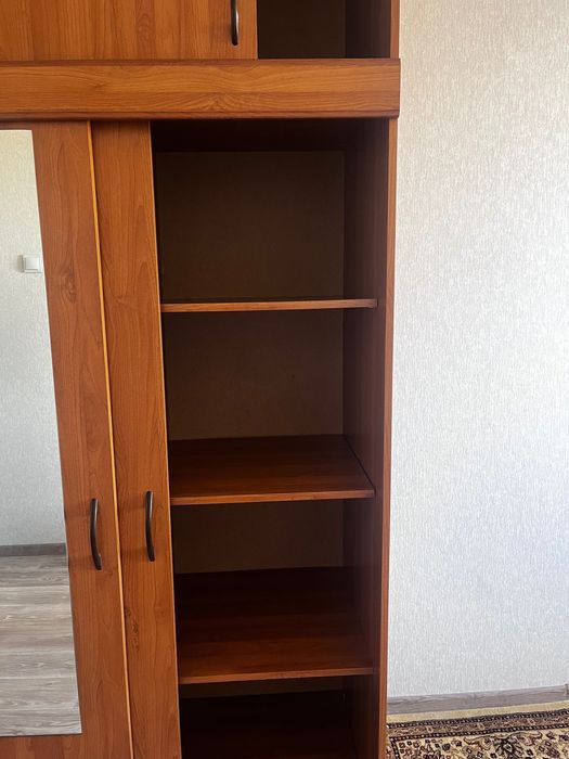 Шкаф купе с зеркалом