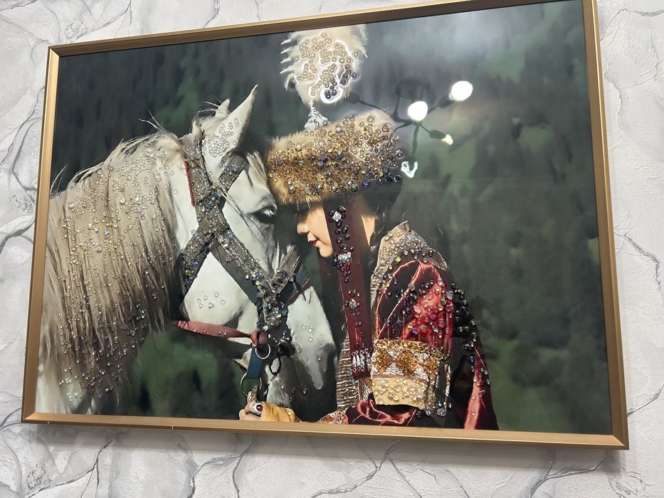 Продается картинки почти новые