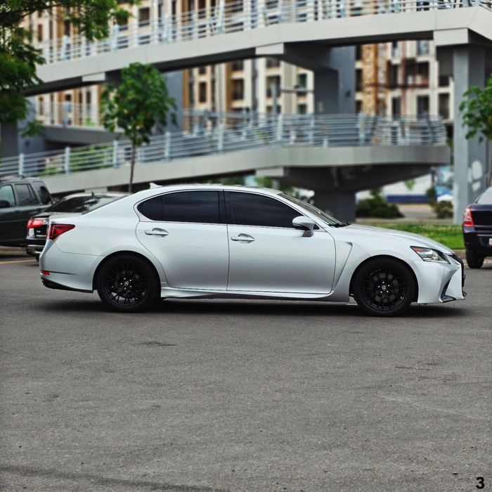 Lexus Gs awd 350  3.5 л сотилади 2013-14