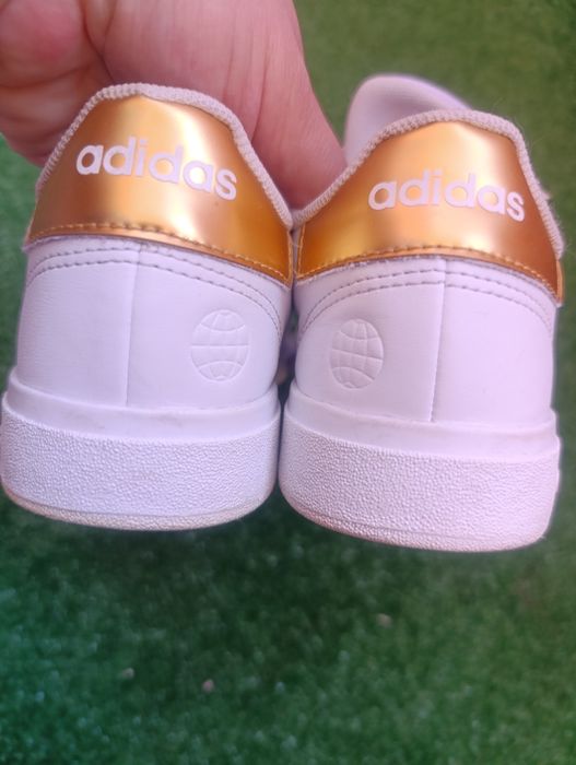 Маратонки Adidas 36 2/3