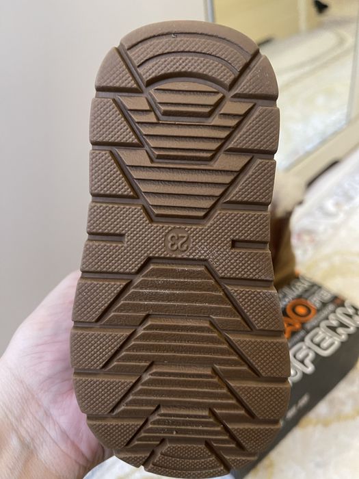 Продам б/у угги