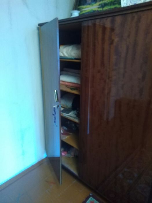 Продам спальный гарнитур