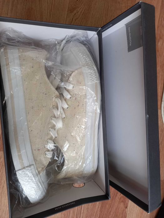 Продам новые кеды