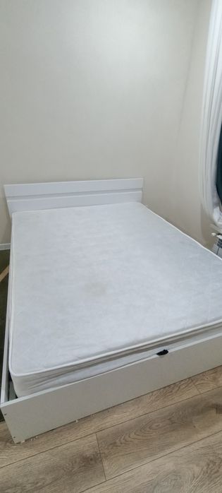 Продается двуспальная кровать